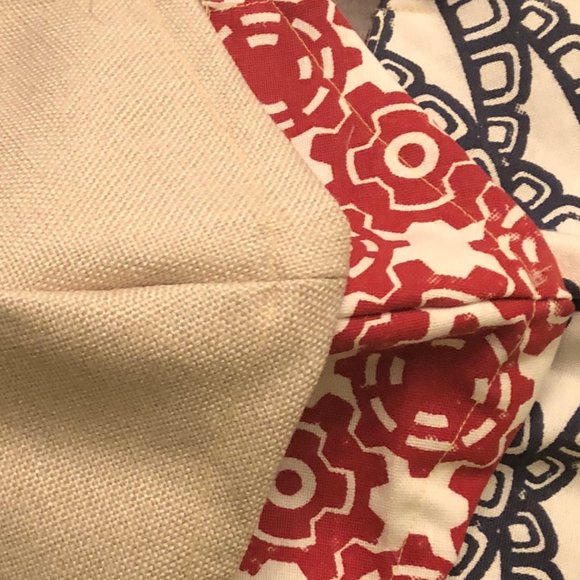 Lot of 4 assorted handmade masks - Picture 4 of 5